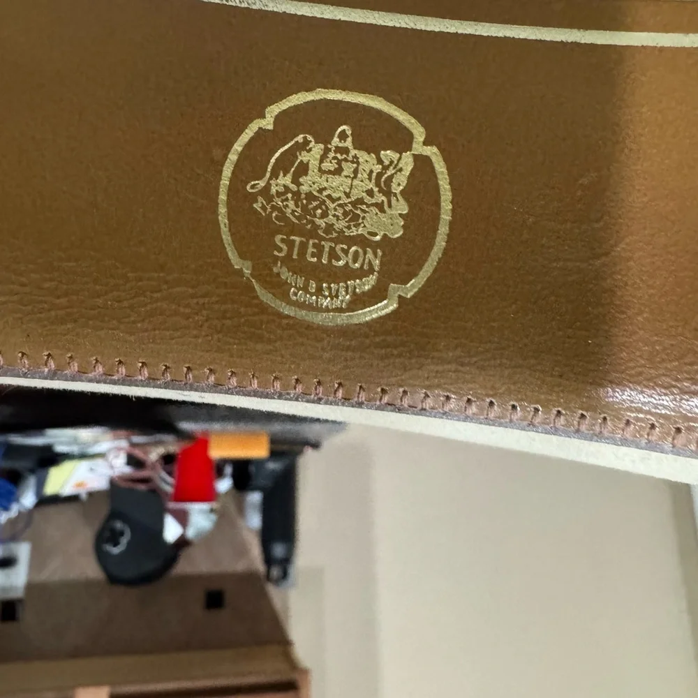 Stetson 8X silverbelly Wide Brim Hat size 7 1/8 (fits more like a 7) small flaws - Picture 6 of 12